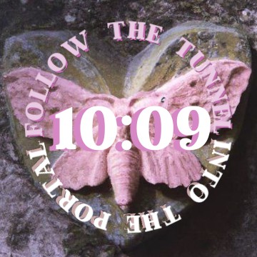 Melanie Martinez TUNNEL VISION clock