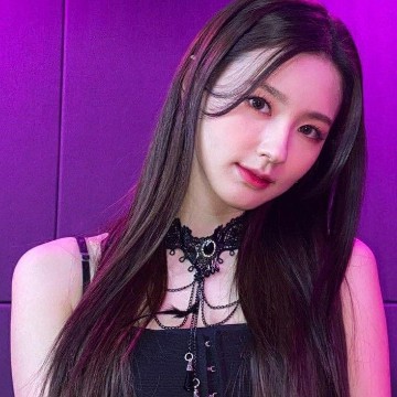 miyeon G-idle purple